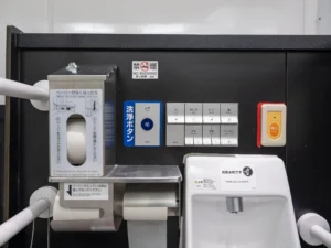 五反田駅改札内の多機能化粧室