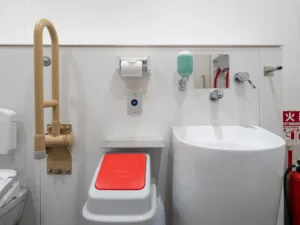 国立競技場外の車椅子用トイレ 1F Gゲート(青山門)付近