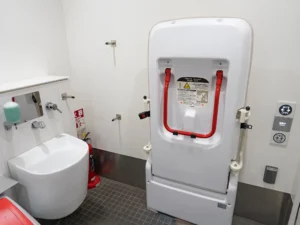 介護シートとオストメット