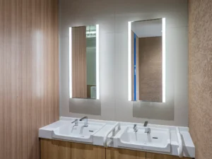 都立明治公園の男性用トイレ