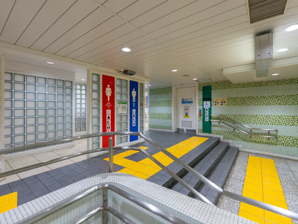 都営浅草線 五反田駅の公衆トイレ