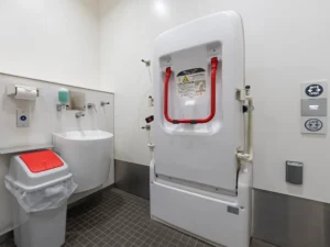 介護シートとオストメイト