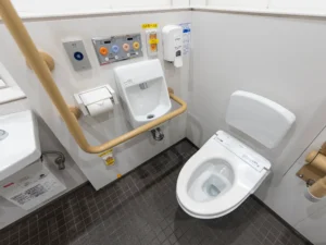 国立競技場外の車椅子用トイレ 1F Eゲート