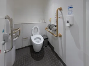 国立競技場外の女性用トイレ 1F Eゲート(外苑門)付近