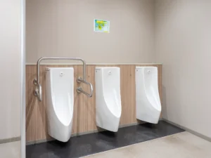 都立明治公園の男性トイレ