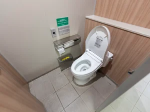 都立明治公園の男性用トイレ