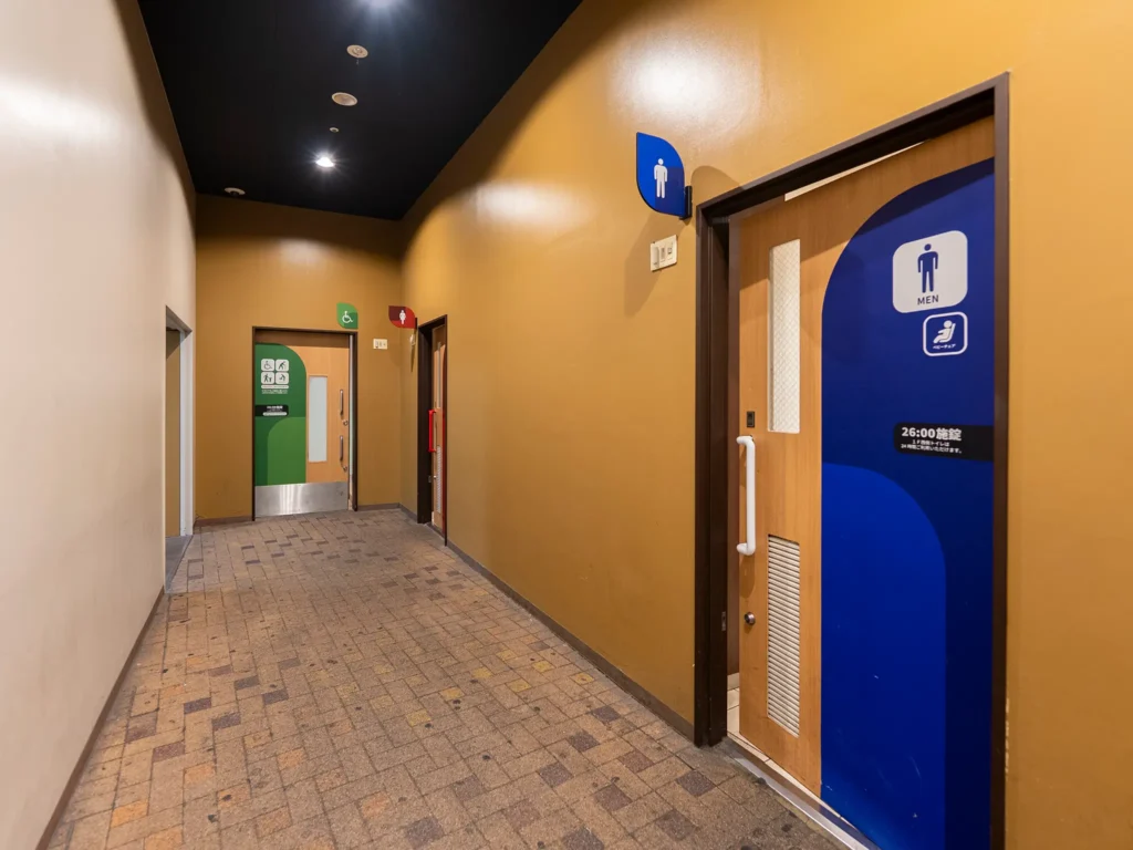 ① アスナル金山1階 東側の公衆トイレ