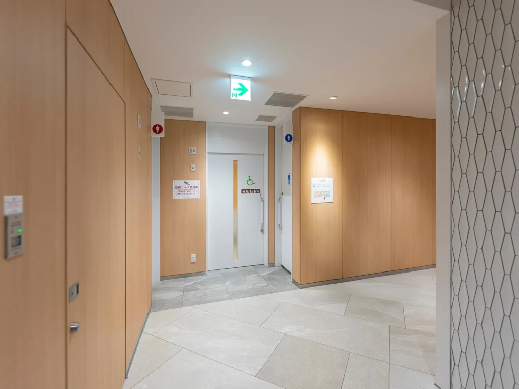 中日ビル1階の公衆トイレ