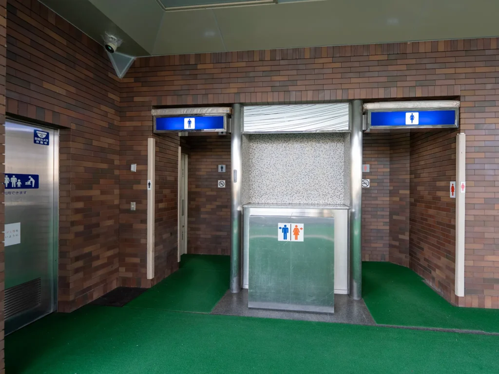 北陸新幹線 軽井沢駅北口の公衆トイレ