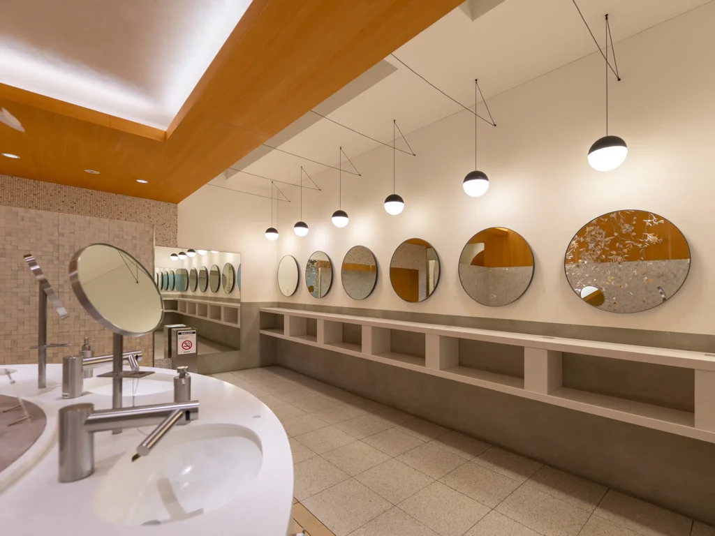 NEWoMan新宿 M2階のパウダールーム