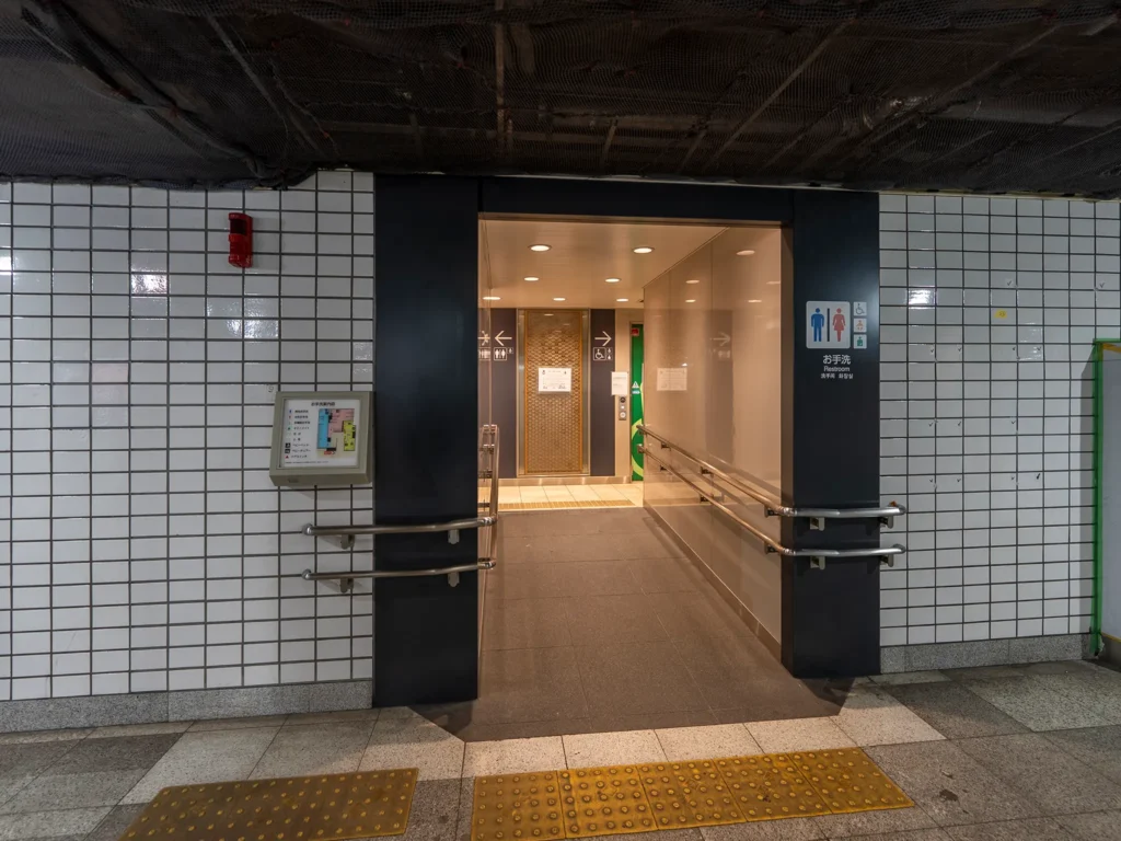 桜新町駅の改札外トイレ